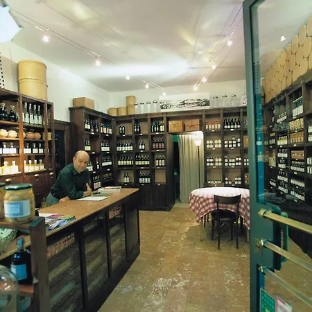 Amerigo לינה וארוחת בוקר 3*